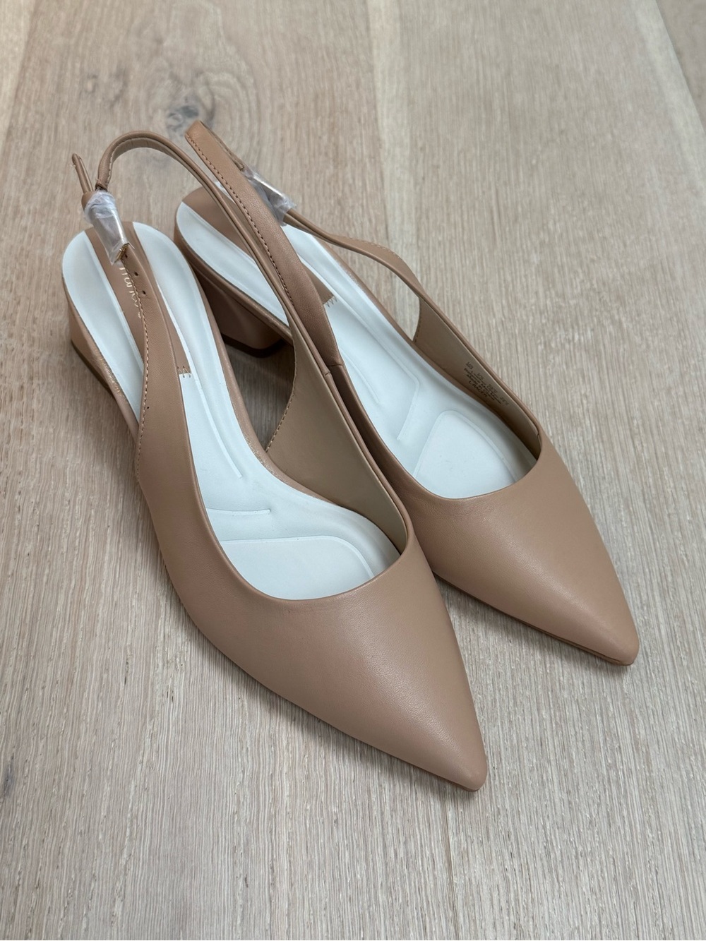 Franco Sarto Women's Racer Pointed Toe Block Heel Slingback Pumps Nude 8 new